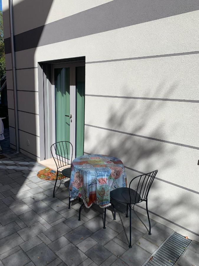8 Di Cuori Bed & Breakfast Rimini Bagian luar foto