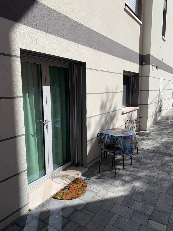 8 Di Cuori Bed & Breakfast Rimini Bagian luar foto