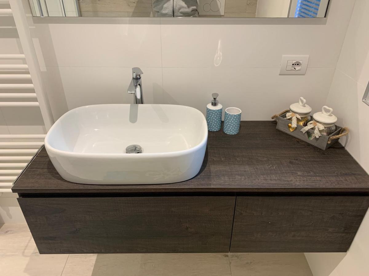 8 Di Cuori Bed & Breakfast Rimini Bagian luar foto