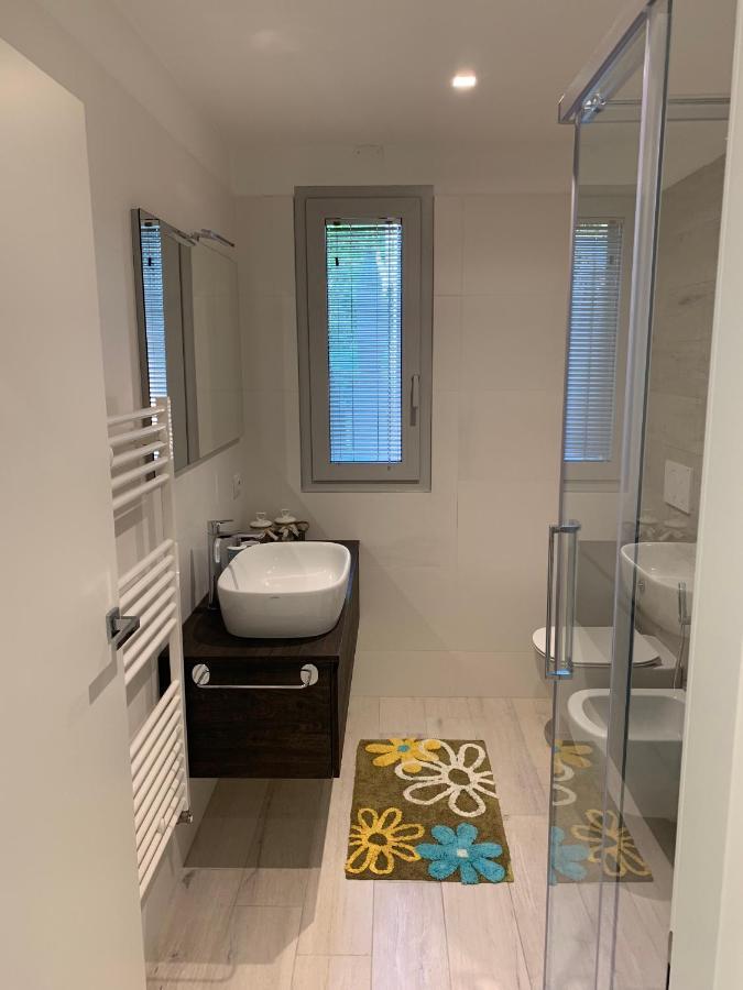 8 Di Cuori Bed & Breakfast Rimini Bagian luar foto